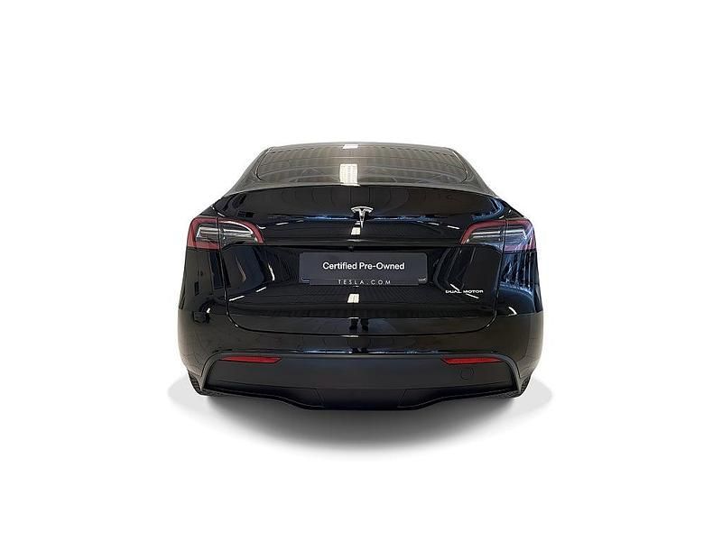 Begagnad Tesla Model Y Long Range AWD 378 kW (514 HK) 2022 Svart SUV