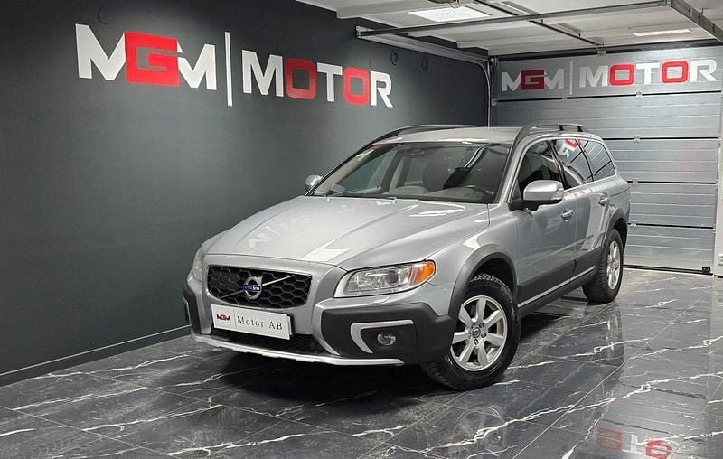 Silver Begagnad 2014 Volvo XC70 Summum SUV | 179 900 kr (Marknadspris) - Bild 1/4