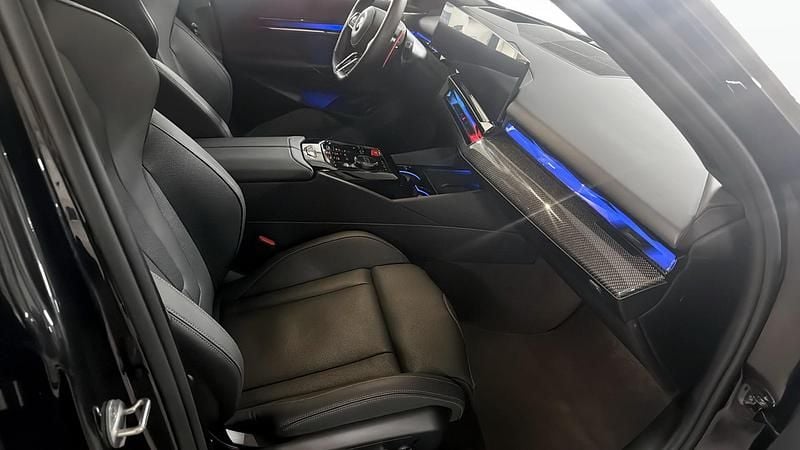 Begagnad BMW M5 Comfort Edition 727 HK (534 kW) 2025 Grå Kombi