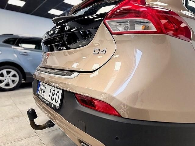 Begagnad Volvo V40 Summum 177 HK (130 kW) 2012 Brun Halvkombi