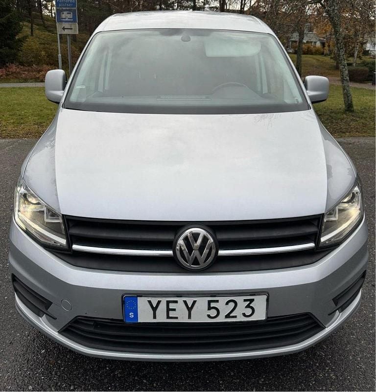 Silver Begagnad 2017 VW Caddy Minibuss | 112 000 kr (Marknadspris) - Bild 1/4