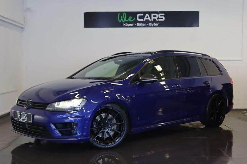 Blå Begagnad 2016 VW Golf VII R Kombi | 249 900 kr (Lite dyr) - Bild 1/4