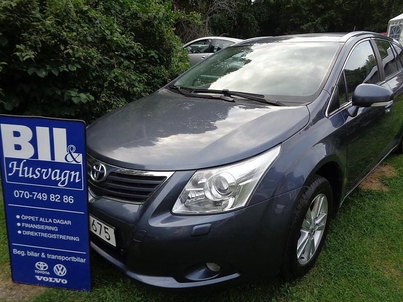 Mörkblå Begagnad 2009 Toyota Avensis Kombi | 45 900 kr - Bild 1/4