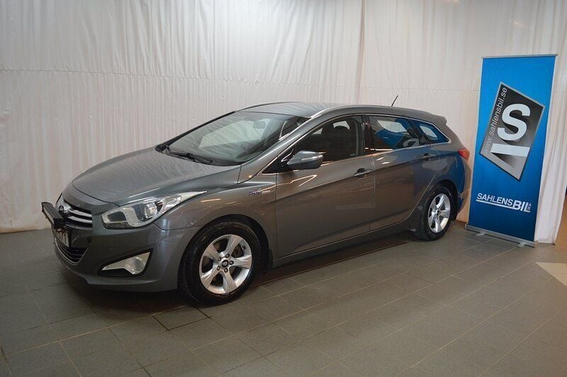 Silver Begagnad 2014 Hyundai i40 Select Kombi | 109 000 kr (Dyr) - Bild 1/4