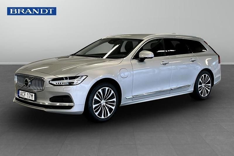 Silver Begagnad 2023 Volvo V90 Core Kombi | 419 900 kr (Marknadspris) - Bild 1/4