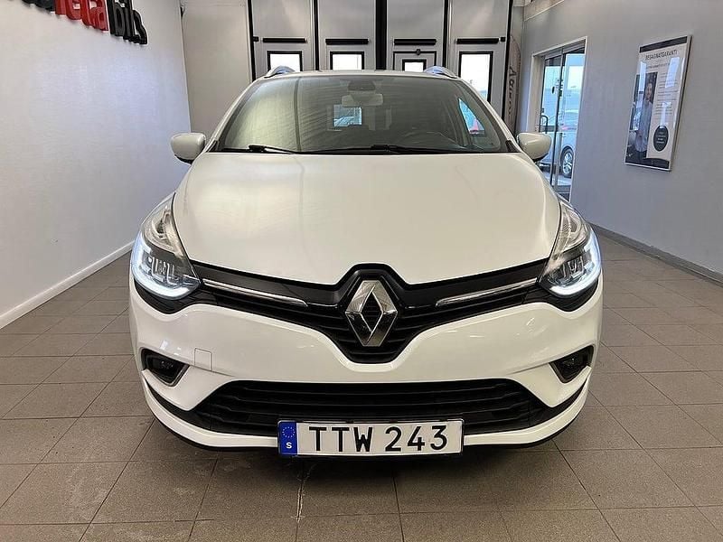 Begagnad Renault Clio GrandTour Intens 90 HK (66 kW) 2016 Vit Kombi