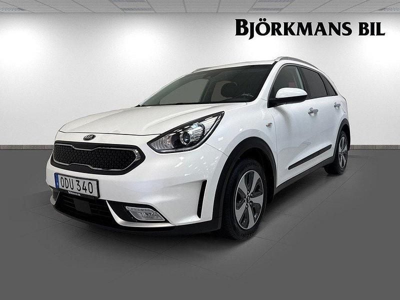 Vit Begagnad 2016 Kia Niro Plus SUV | 169 900 kr (Marknadspris) - Bild 1/4