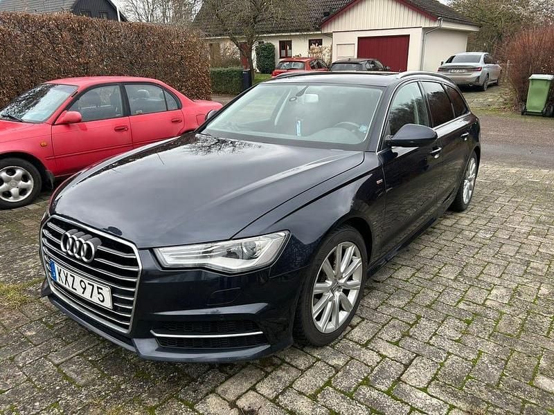 Mörkblåmetallic Begagnad 2016 Audi A6 Kombi | 125 000 kr (Marknadspris) - Bild 1/4