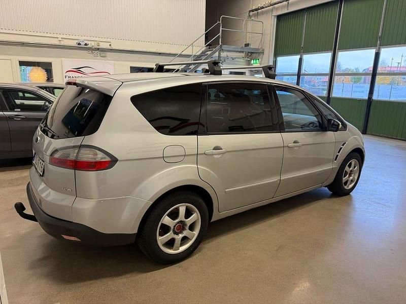 Begagnad Ford S-MAX S 140 HK (102 kW) 2008 Grå Minibuss
