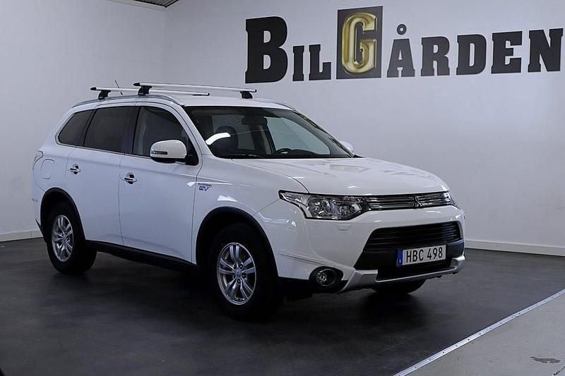 Begagnad Mitsubishi Outlander 203 HK (149 kW) 2016 Vit SUV