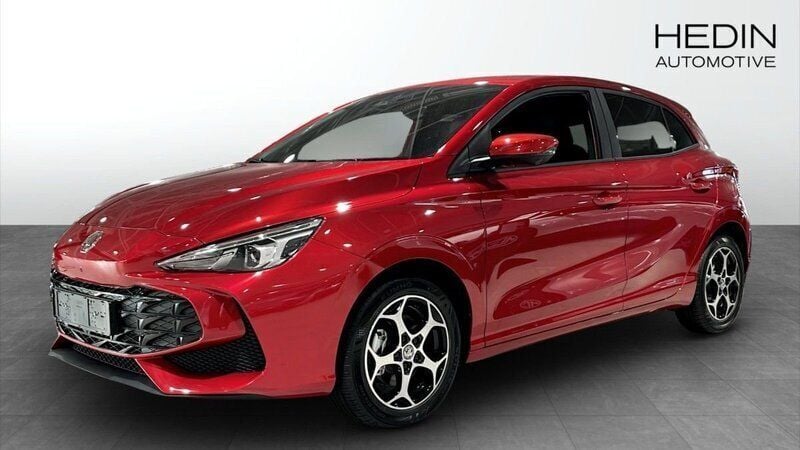 Röd (red) Ny 2024 MG MG3 Luxury Halvkombi | 269 990 kr (Marknadspris) - Bild 1/4