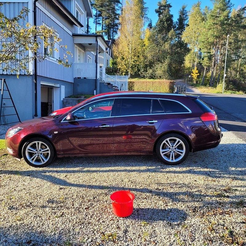Röd Begagnad 2013 Opel Insignia Kombi | 35 000 kr (Superpris) - Bild 1/4