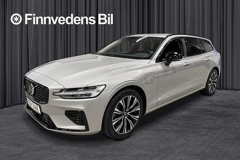 Silver Begagnad 2025 Volvo V60 Plus Kombi | 478 800 kr (Marknadspris) - Bild 1/4