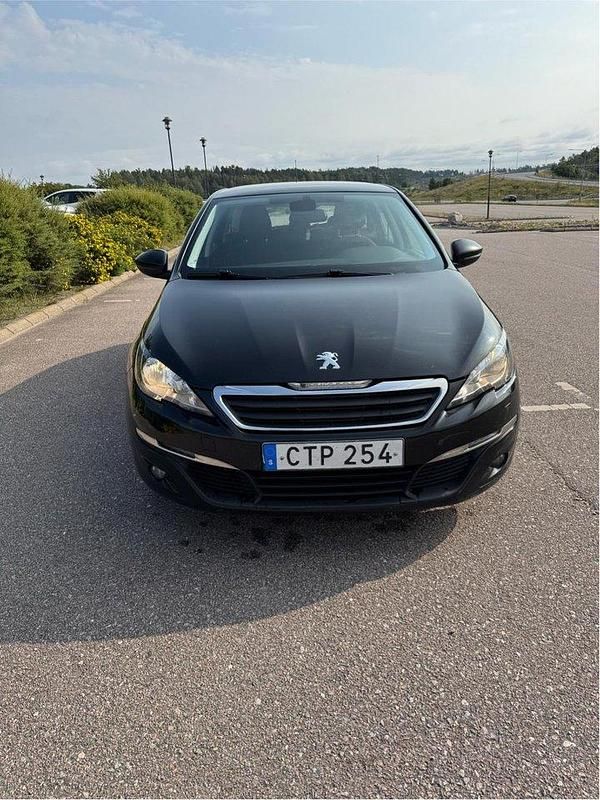 Svart Begagnad 2015 Peugeot 308 Active Kombi | 69 900 kr (Marknadspris) - Bild 1/4