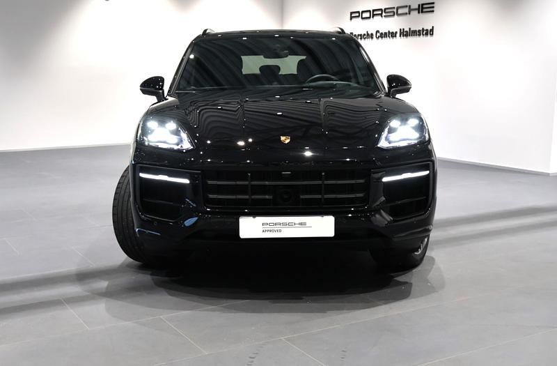 Begagnad Porsche Cayenne 470 HK (345 kW) 2025 Svart SUV