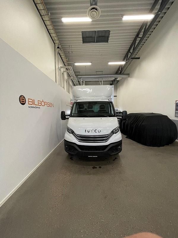 Begagnad Iveco Daily 118 HK (86 kW) 2022 Vit