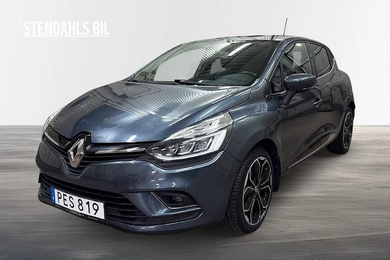 Grå Begagnad 2018 Renault Clio IV Intens | 109 000 kr (Marknadspris) - Bild 1/4