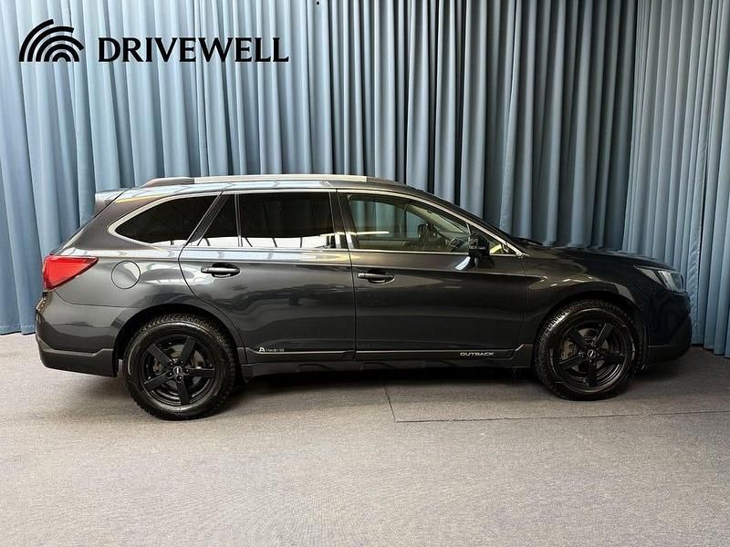 Begagnad Subaru Outback 175 HK (128 kW) 2018 Mörkgrå Kombi