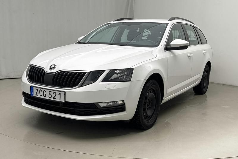 Vit Begagnad 2018 Skoda Octavia Kombi | 149 000 kr (Marknadspris) - Bild 1/4
