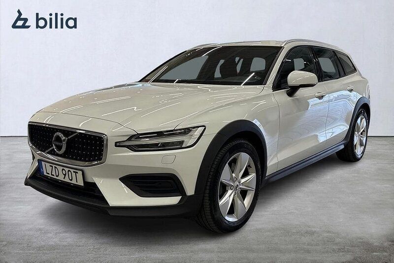Vit Begagnad 2022 Volvo V60 CC Kombi | 359 900 kr (Bra pris) - Bild 1/3