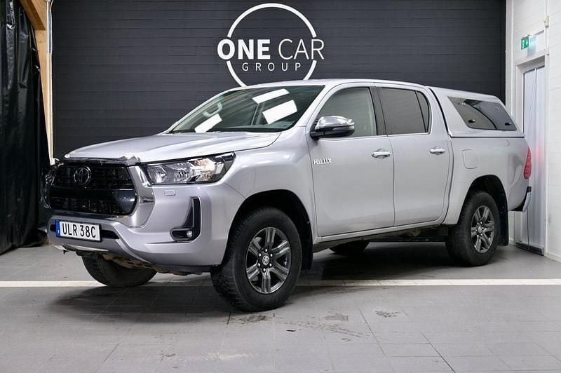Silver Begagnad 2022 Toyota HiLux Pickup | 479 800 kr (Marknadspris) - Bild 1/4