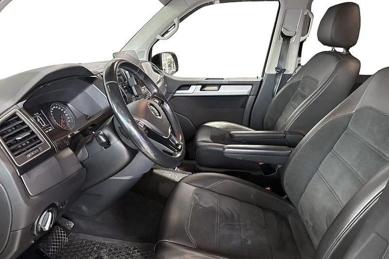 Svart Begagnad 2019 VW Multivan Comfortline Van | 599 000 kr - Bild 1/4
