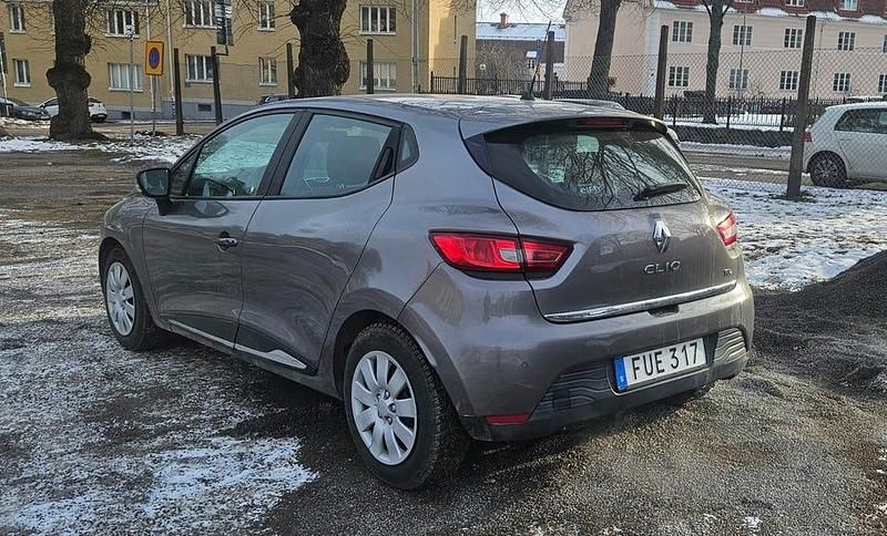 Begagnad Renault Clio IV 90 HK (66 kW) 2015