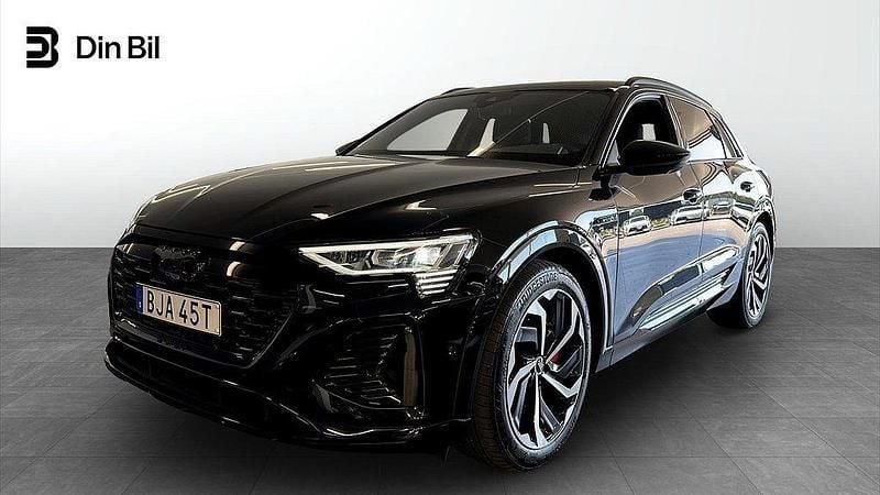 Mytsvart metallic Begagnad 2023 Audi Q8 e-tron S-Line SUV | 689 900 kr (Marknadspris) - Bild 1/4