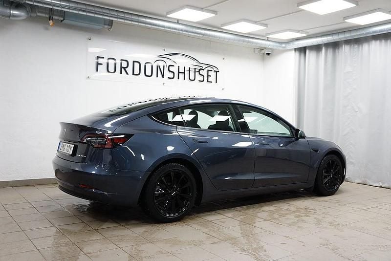 Begagnad Tesla Model 3 Long Range AWD 324 kW (441 HK) 2021 Grå Sedan