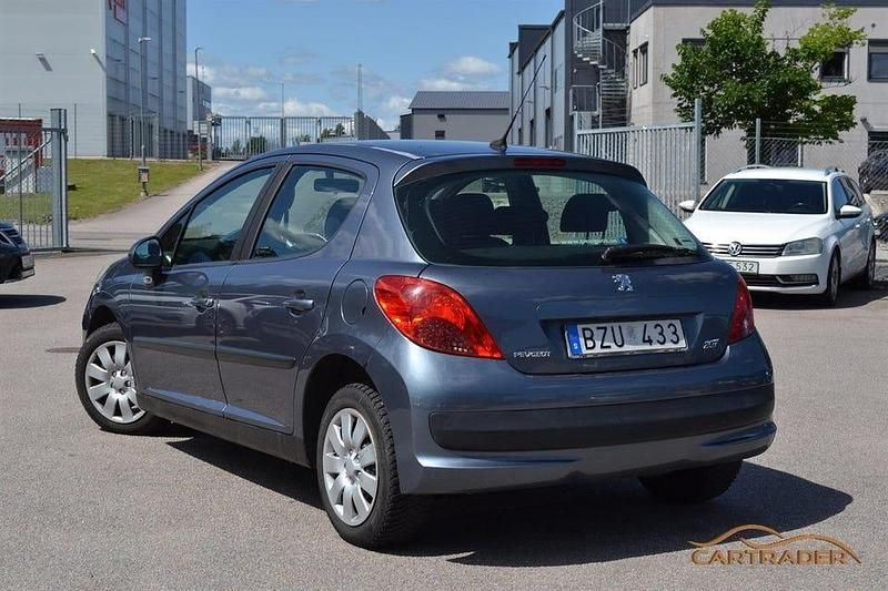 Begagnad Peugeot 207 89 HK (65 kW) 2006 Mörkgrå (grå) Halvkombi