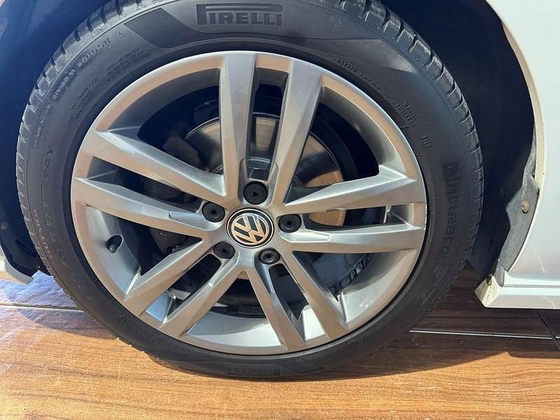 Begagnad VW Golf VII GT 150 HK (110 kW) 2016 Vit Kombi