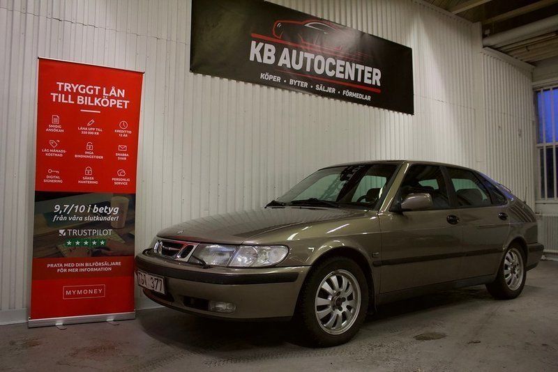 Ljusbrun Begagnad 2002 Saab 9-3 Halvkombi | 7 900 kr (Bra pris) - Bild 1/4