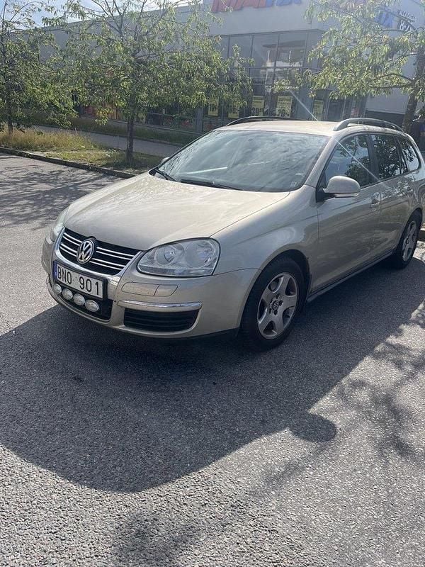 Brun Begagnad 2008 VW Golf VI Kombi | 18 000 kr (Marknadspris) - Bild 1/4