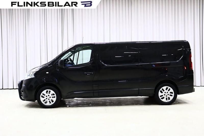 Svart metallic Begagnad 2020 Renault Trafic Minibuss | 179 800 kr - Bild 1/4