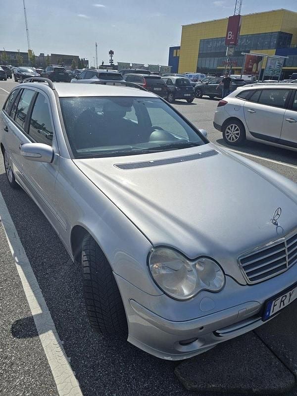Silver Begagnad 2007 Mercedes C200 Kombi | 29 000 kr (Marknadspris) - Bild 1/4