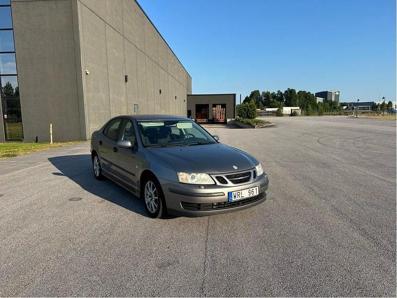 Grå Begagnad 2005 Saab 9-3 Sedan | 24 900 kr (Dyr) - Bild 1/4