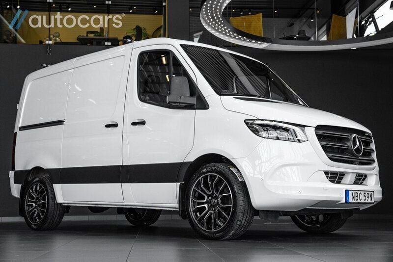 Vit Begagnad 2024 Mercedes Sprinter Van | 498 750 kr (Superpris) - Bild 1/4