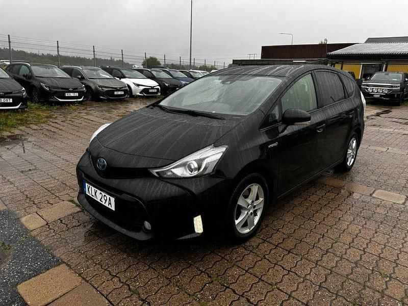 Svart Begagnad 2020 Toyota Prius+ Minibuss | 199 900 kr (Marknadspris) - Bild 1/4