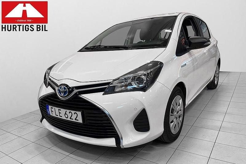 Begagnad Toyota Yaris Hybrid Active 101 HK (74 kW) 2015 Vit Halvkombi