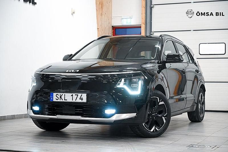 Begagnad Kia e-Niro EX 150 kW (204 HK) 2022 Svart SUV