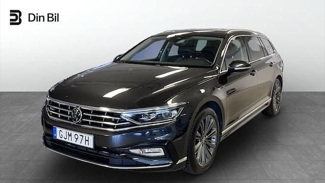 Mörkgrå Begagnad 2022 VW Passat GT Kombi | 329 900 kr (Marknadspris) - Bild 1/3