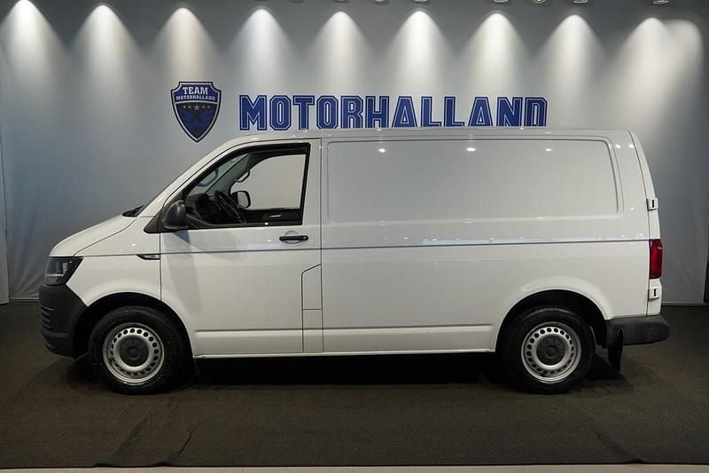 Vit Begagnad 2019 VW Transporter Van | 189 900 kr (Marknadspris) - Bild 1/4