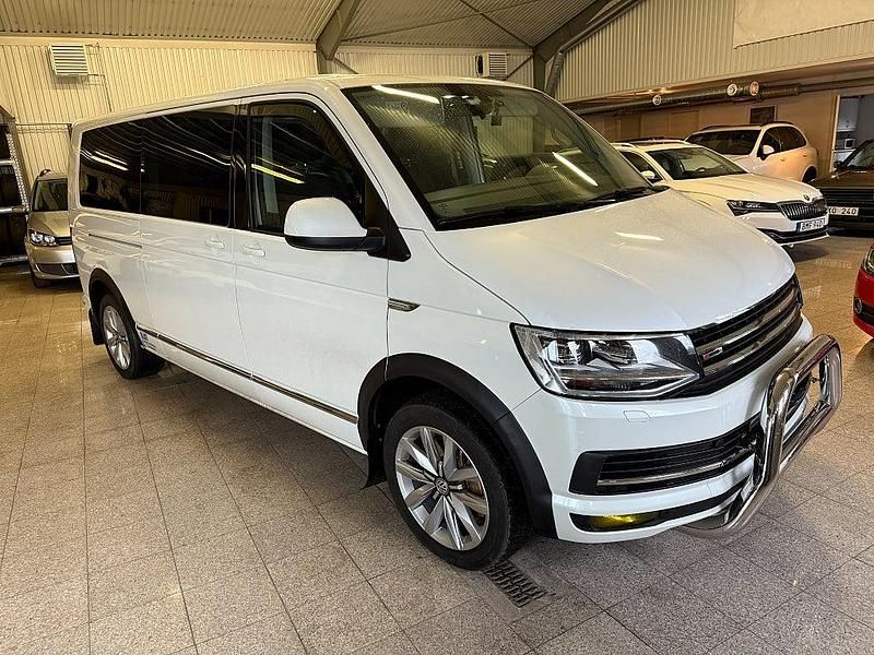 Vit Begagnad 2017 VW Multivan Van | 379 000 kr (Dyr) - Bild 1/4