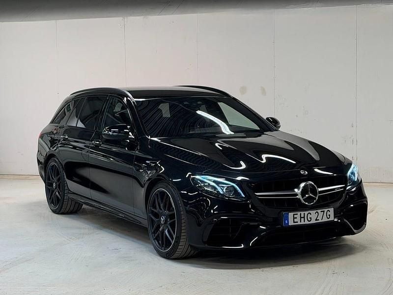 Begagnad Mercedes E63S AMG AMG 612 HK (450 kW) 2018 Obsidian svart metallic