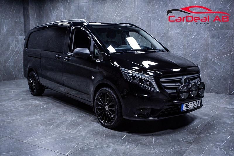 Svart Begagnad 2023 Mercedes Vito Minibuss | 569 800 kr - Bild 1/4