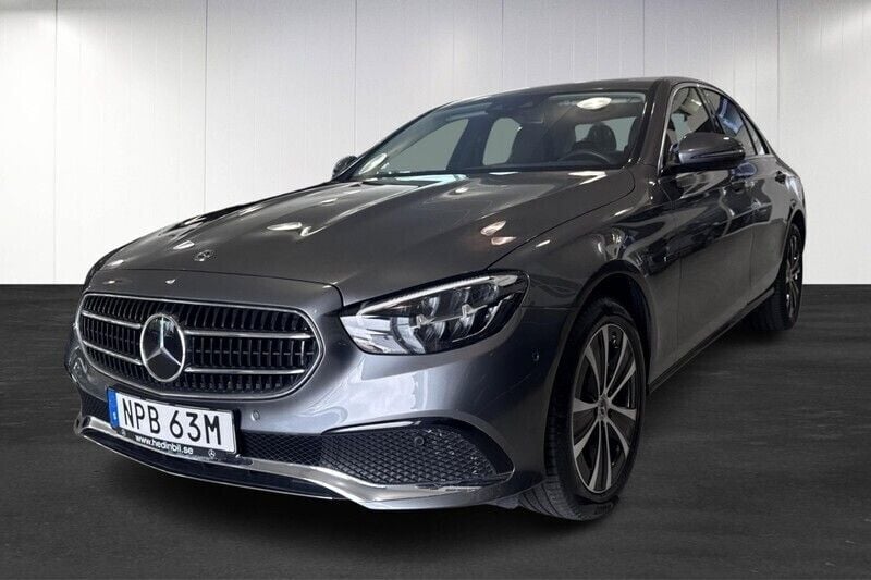 Grå (grey) Begagnad 2021 Mercedes E300 Avantgarde Sedan | 439 900 kr (Superpris) - Bild 1/4