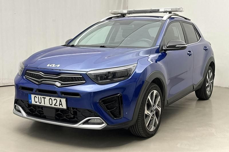 Grå Begagnad 2022 Kia Stonic SUV | 110 000 kr (Superpris) - Bild 1/4