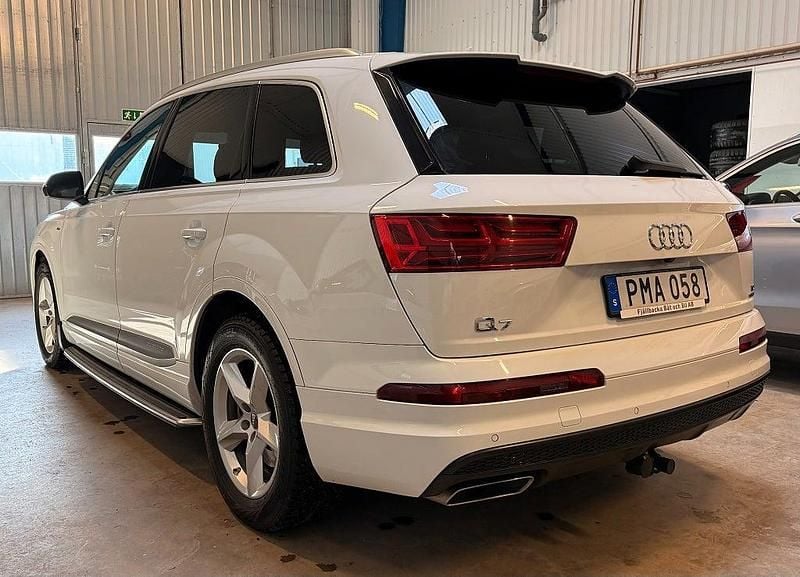 Begagnad Audi Q7 S-Line 272 HK (200 kW) 2017 Vit SUV