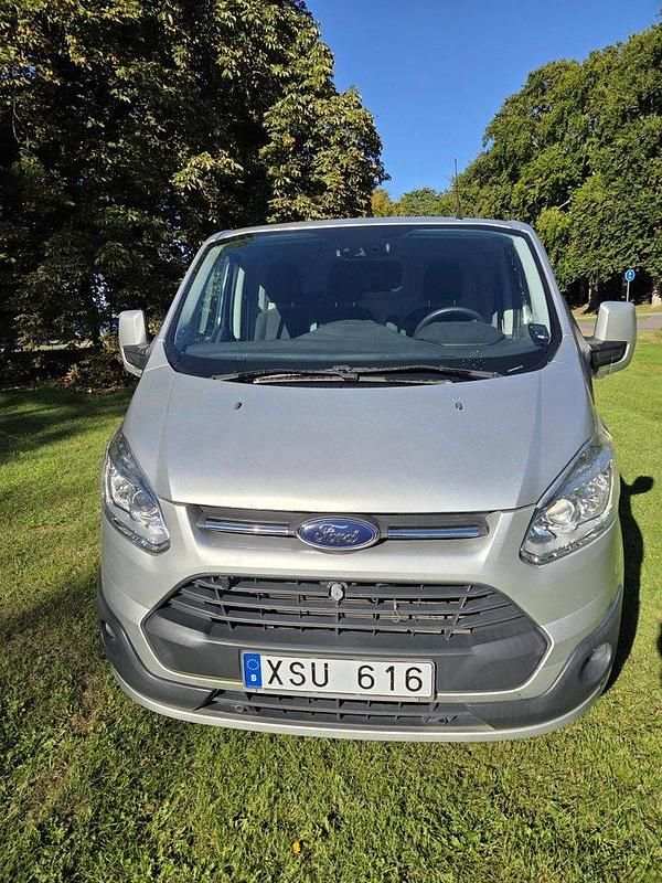 Grå Begagnad 2014 Ford Transit Custom | 110 000 kr (Superpris) - Bild 1/4
