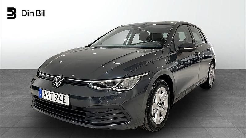 Urano grey Begagnad 2021 VW Golf VIII Kombi | 194 900 kr (Marknadspris) - Bild 1/4